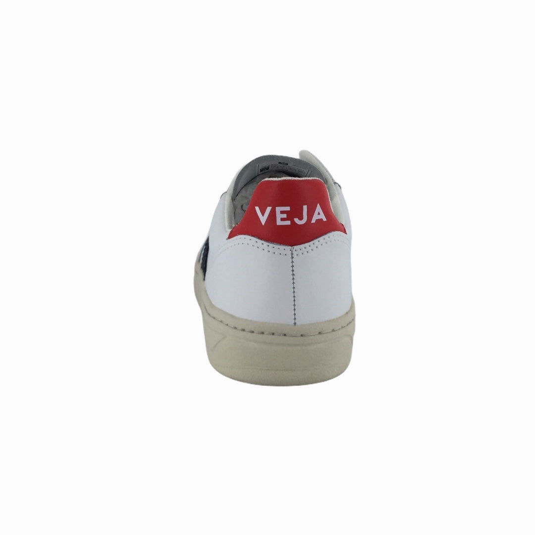 V10