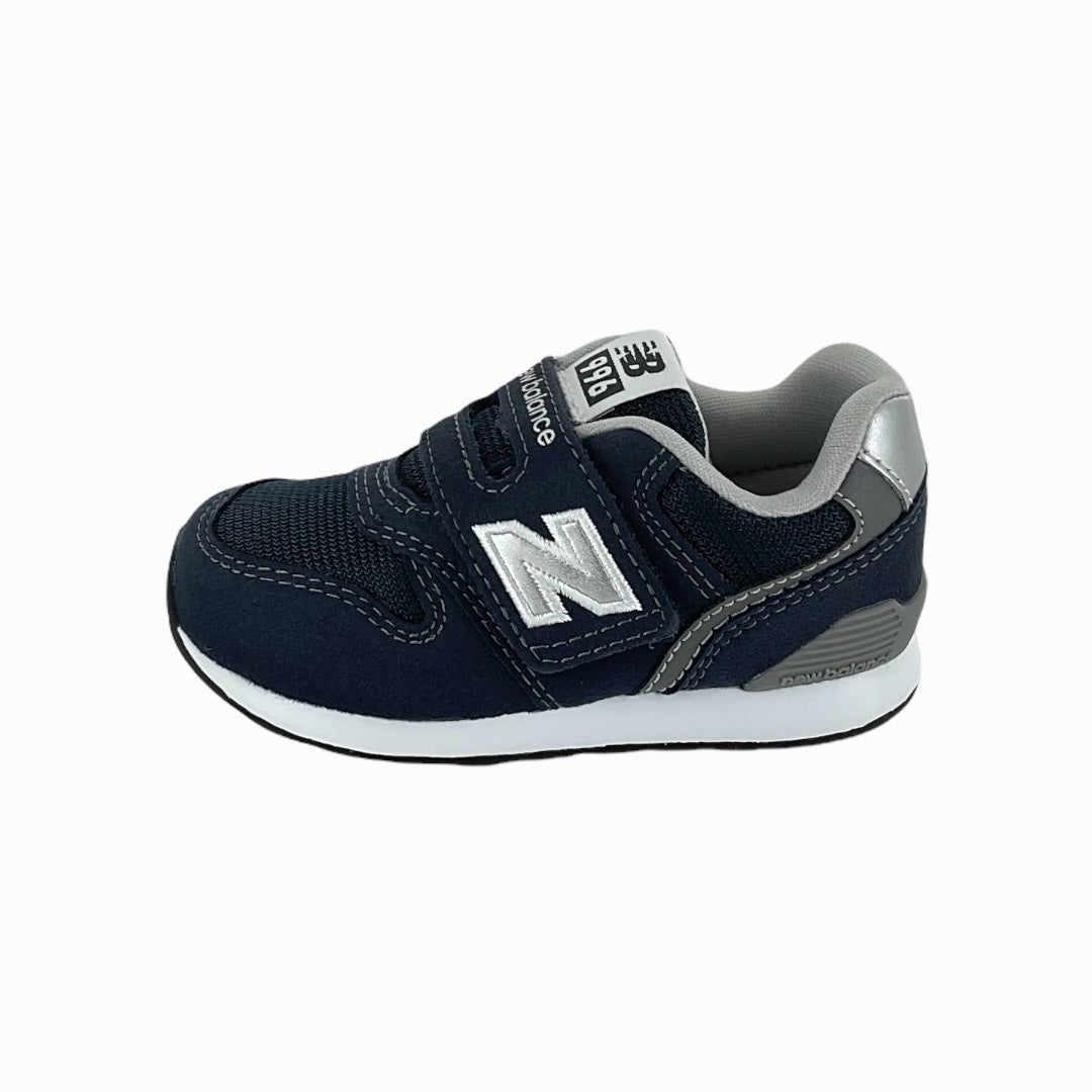 996